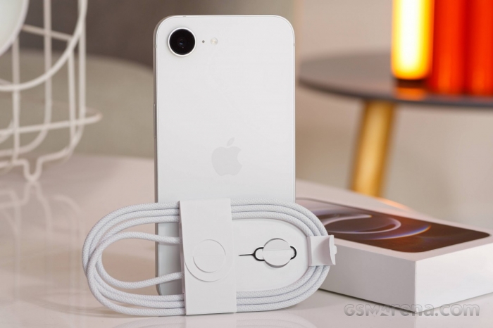 iPhone 16e rẻ nhất Việt Nam cho chip đời mới ngang trình iPhone 17 Pro Max bán chạy top 5 thế giới