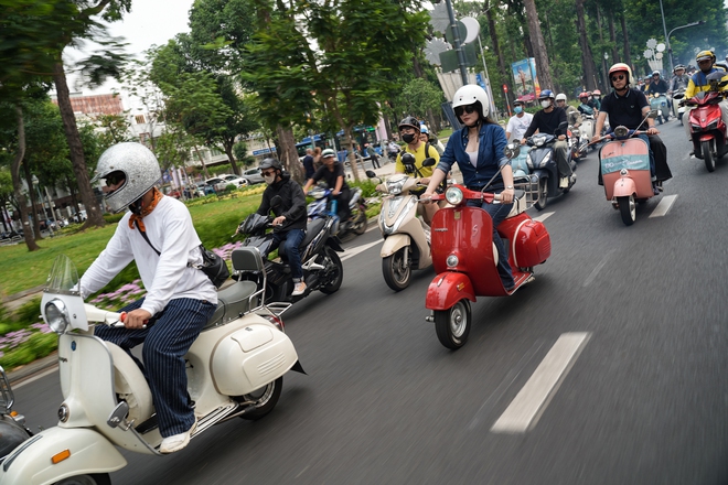 Đi Vespa không đơn giản là “chạy xe”, đó là một kiểu “trình diễn di sản”- Ảnh 15.