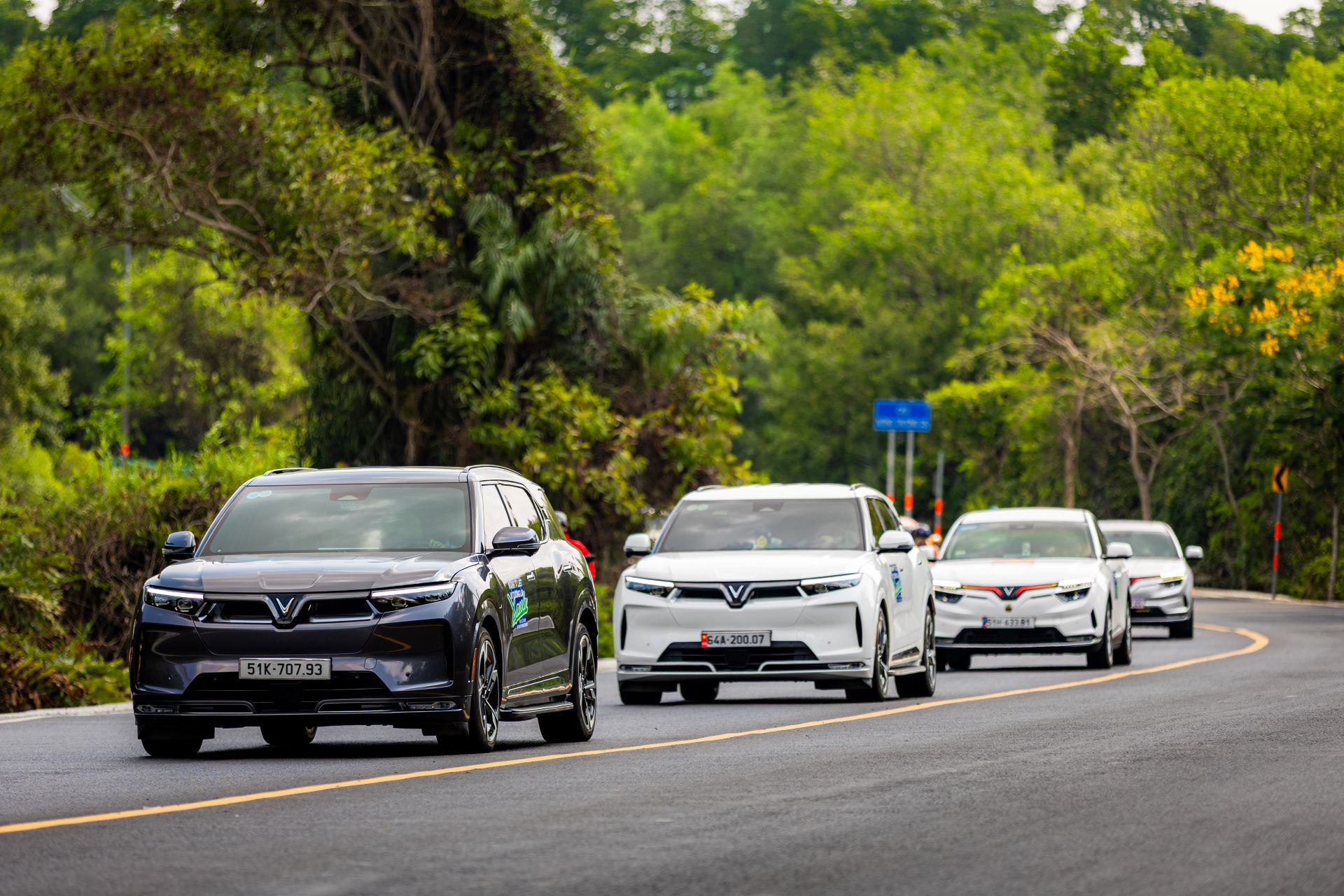 VinFast VF 9: Mẫu SUV “lão hóa ngược”, càng dùng càng thông minh - Ảnh 1.