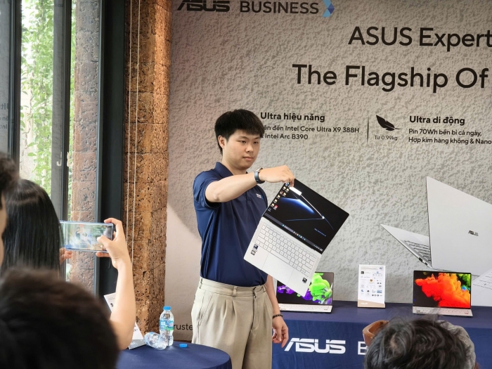 asus-expertbook-ultra-4-1