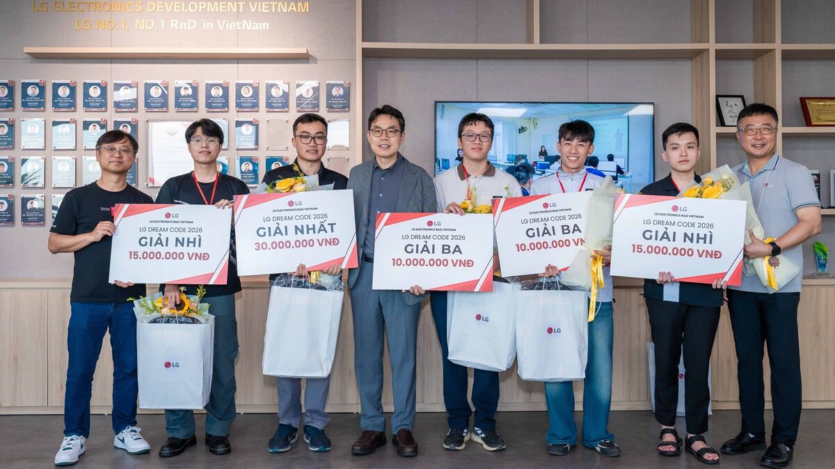 LG kỷ niệm 10 năm phát triển phần mềm ô tô tại Việt Nam