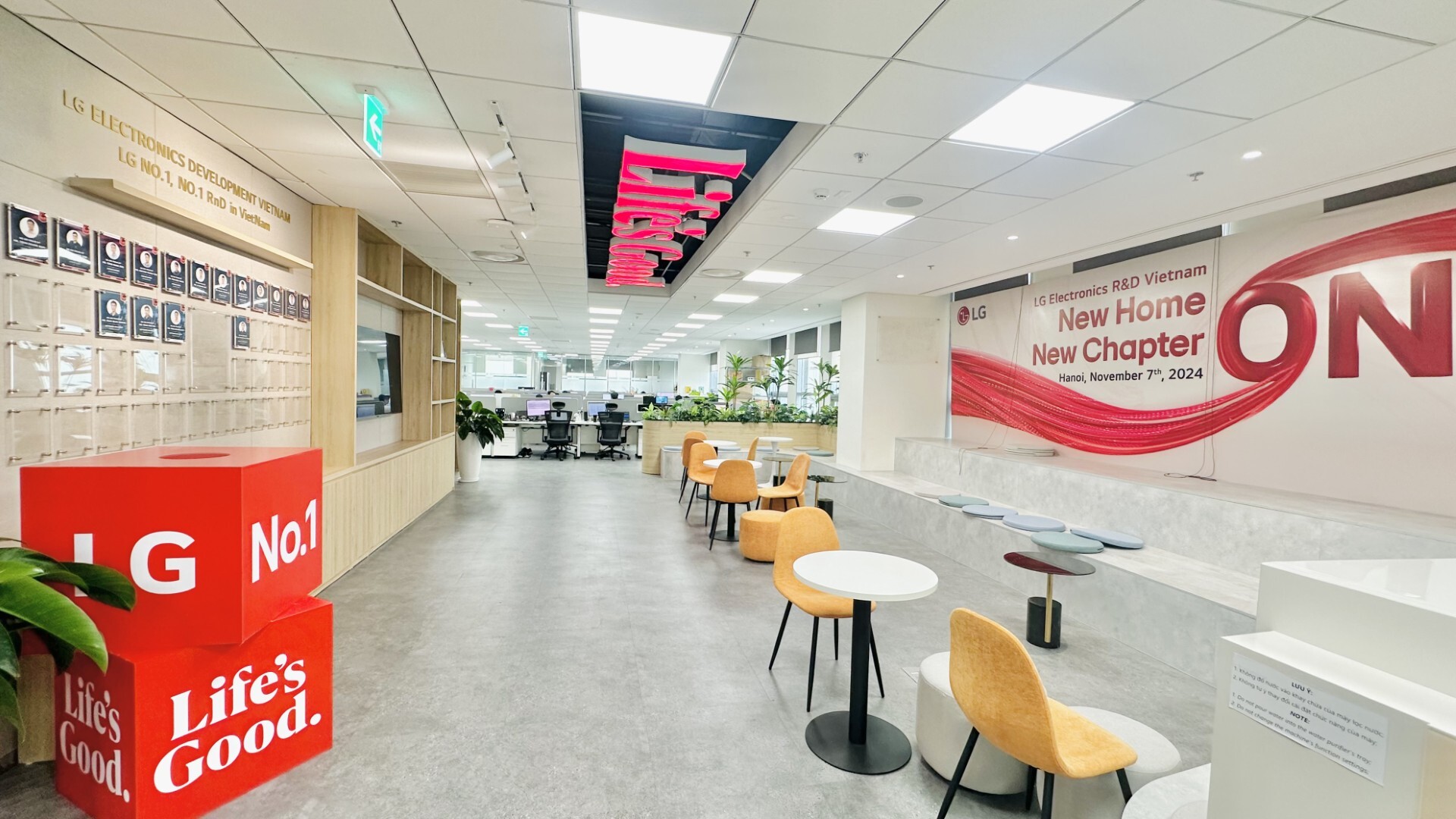 LG kỷ niệm 10 năm phát triển phần mềm ô tô tại Việt Nam - Ảnh 1.