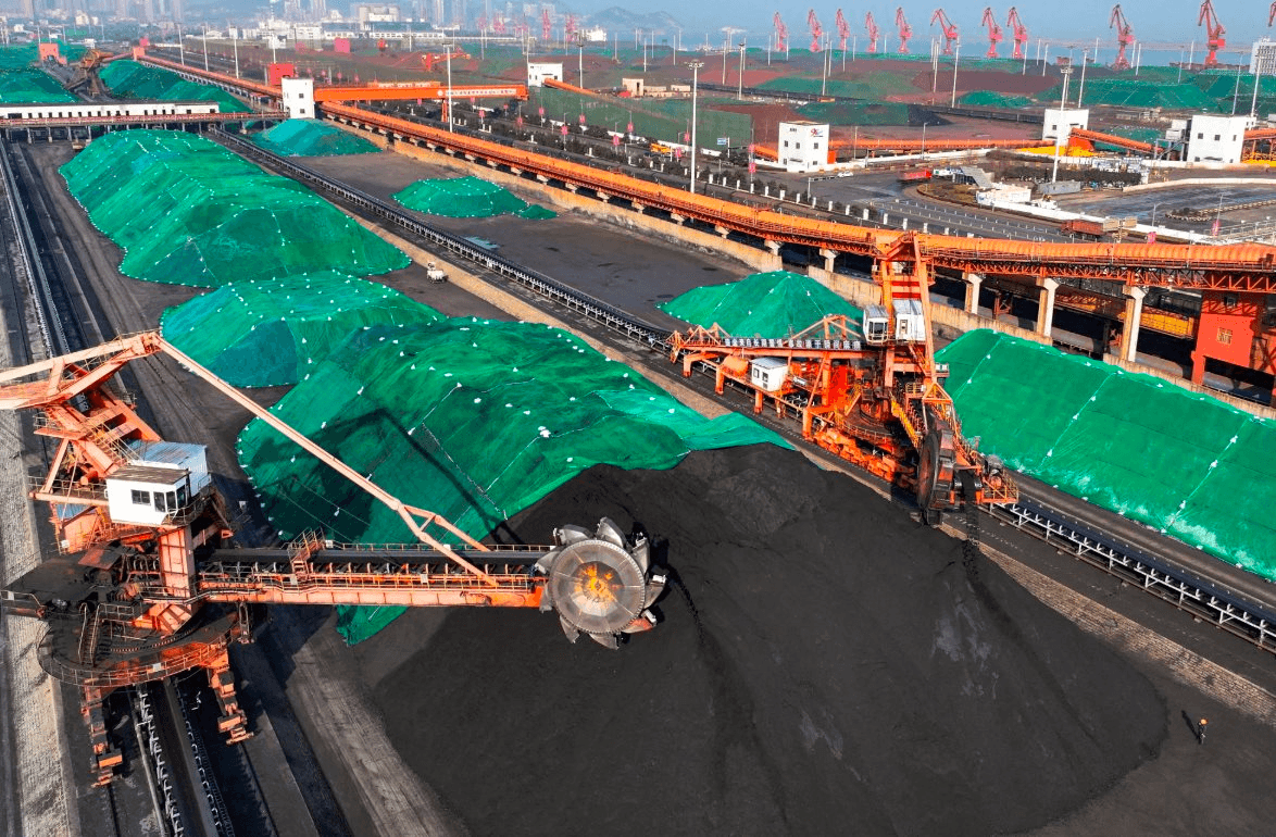 Bước đi của Trung Quốc khiến ngành năng lượng rung chuyển: Biến loại nhiên liệu 'bẩn' thành dầu, nhiên liệu tên lửa, giá trị tăng tới 700% - Ảnh 1.