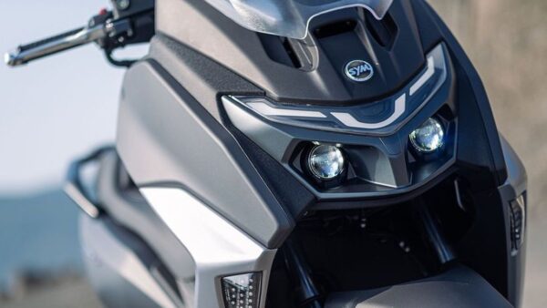 SYM MaxSym 400 mang cốp khổng lồ 45 lít cùng động cơ 400cc liệu có đáng mua?