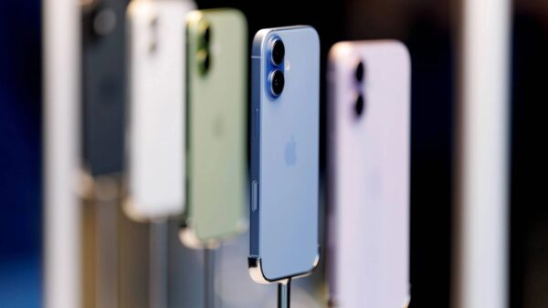 Apple ‘vắt kiệt’ túi tiền iFan: iCloud+ vừa tăng giá, iPhone tiếp tục tăng sốc 11%