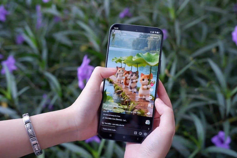 voi-vivo-v80-lite-5g-noi-lo-het-pin-chi-la-qua-khu-1-1790327018.jpeg