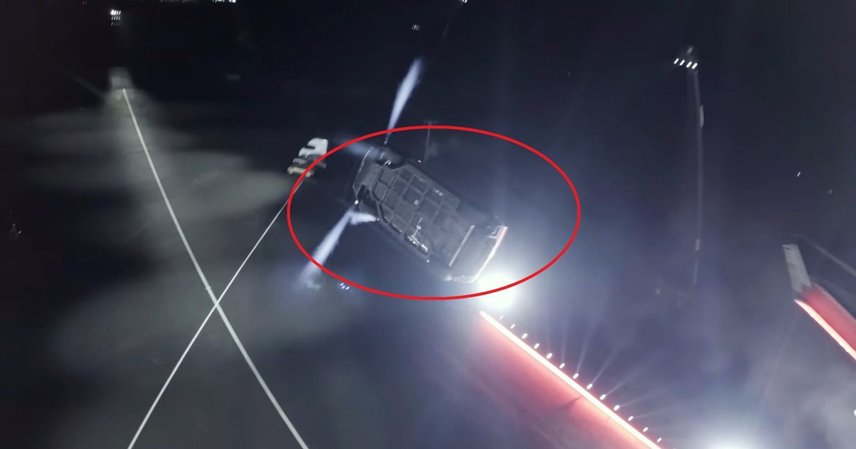 Sự thật trần trụi phía sau màn trình diễn xe bay hào nhoáng của tỷ phú Elon Musk: Chiếc “xe bay” phải chăng chỉ là một vỏ bọc trống rỗng?