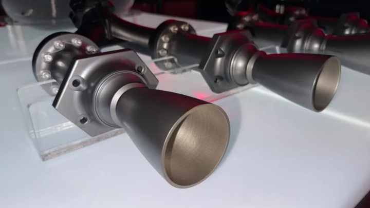 Bí mật công nghệ hàng không vũ trụ trong siêu xe bay của Tesla- Ảnh 2.